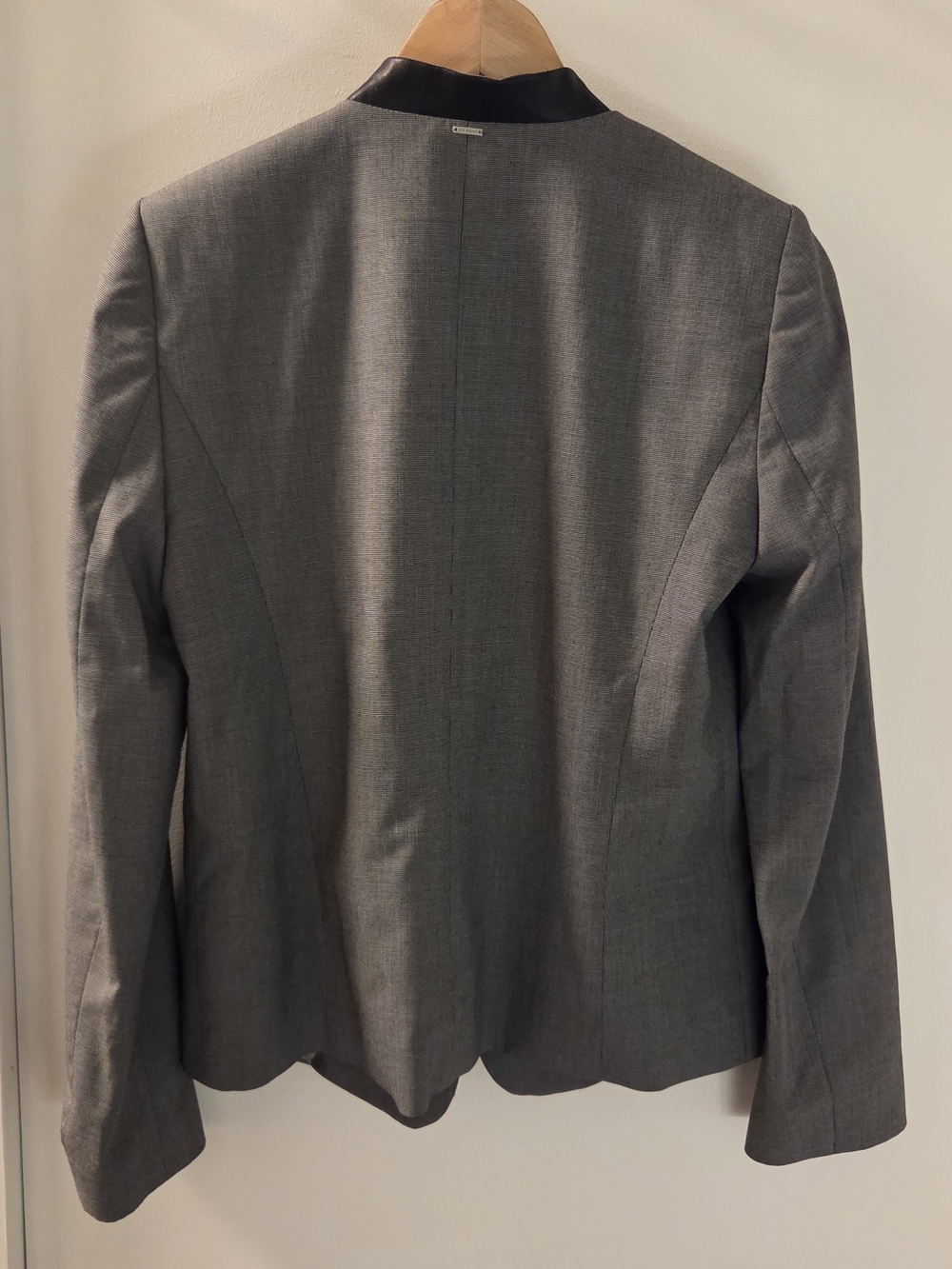 Ikks Grey Blazer with Black Faux-Leather Collar - Picture 4 of 4